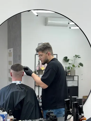 MICHAEL'S BARBERS Michał Durbajło